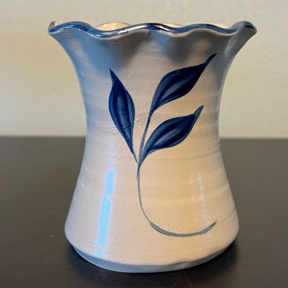 Williamsburg Pottery Salt Glaze Pottery Ruffled Rim Vase w/ Cobalt Blue Flower - Picture 2 of 13